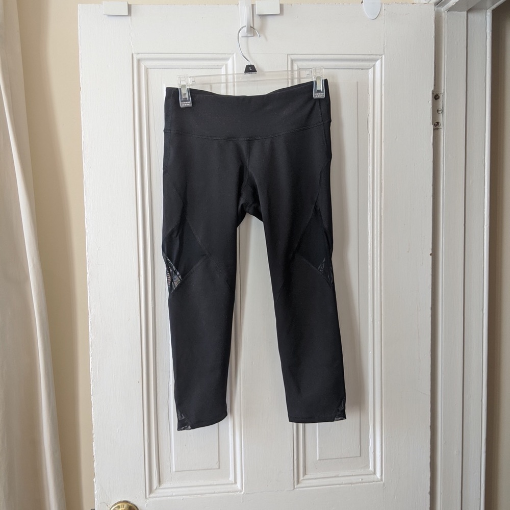 Black mesh active leggings